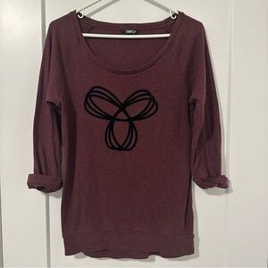 Aritzia TNA Burgundy Oversized Long Sleeve Tee with Black Logo Size XXS Women’s